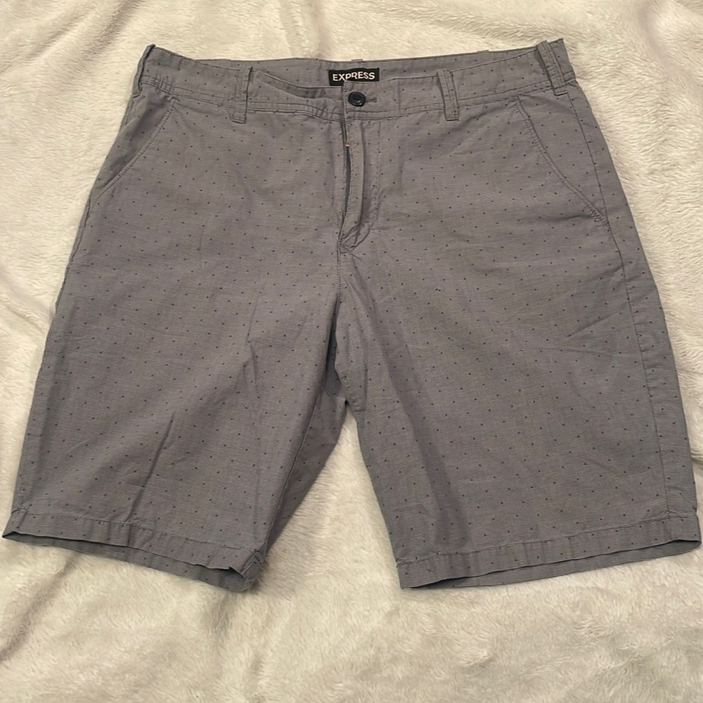 Mens Express Shorts Light Blue Backdrop w/ Dark Blue Polkadots! Size 33